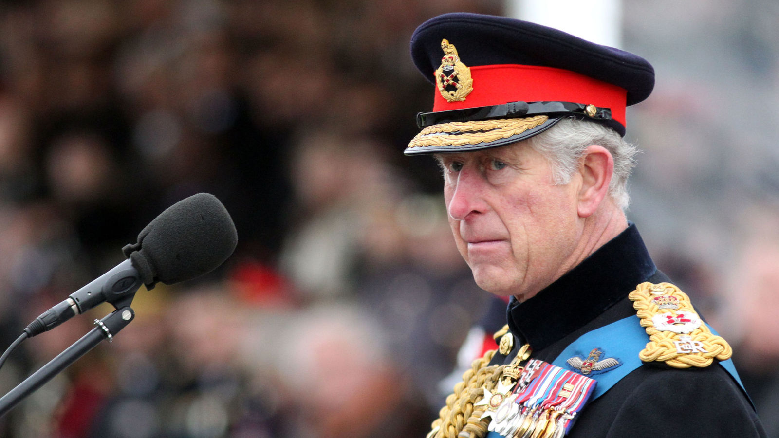 El Príncipe Carlos llevará a Meghan Markle hasta el altar
