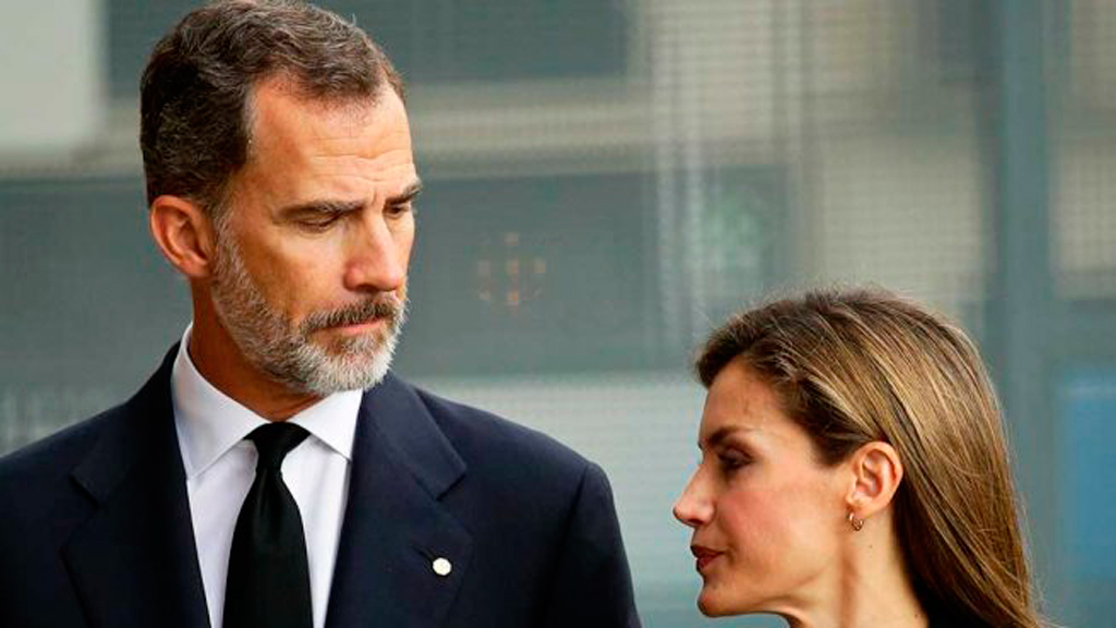 El Príncipe Harry pasa de los Reyes de España en la boda del año