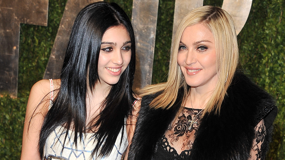 Filha de Madonna vira notícia após foto com axilas sem depilar