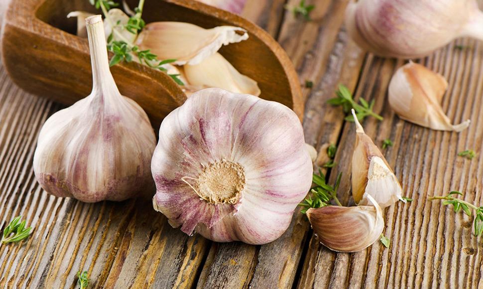Cómo puede usar el ajo para el crecimiento del cabello