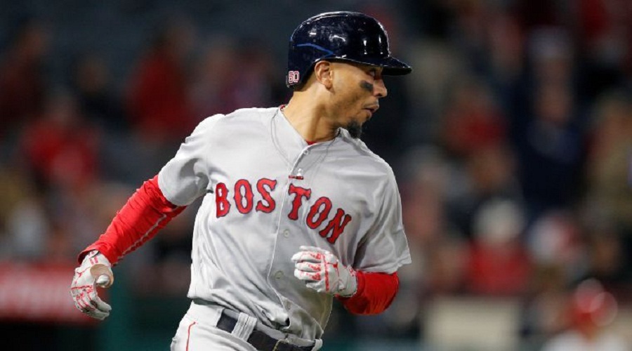 Sí, es increíble, pero Mookie Betts todavía no es Mike Trout