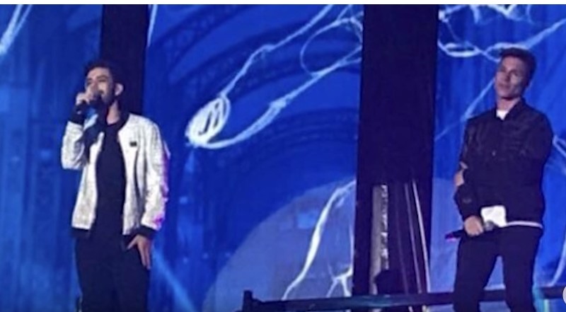 OT: Agoney y Raoul no se besaron al final de "Manos vacías"