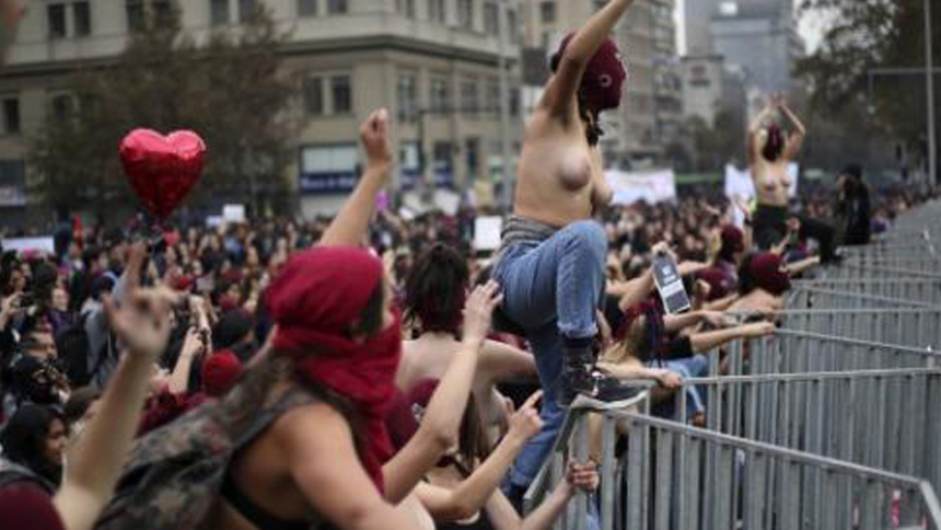 Crimenes sexuales en universidad explotan