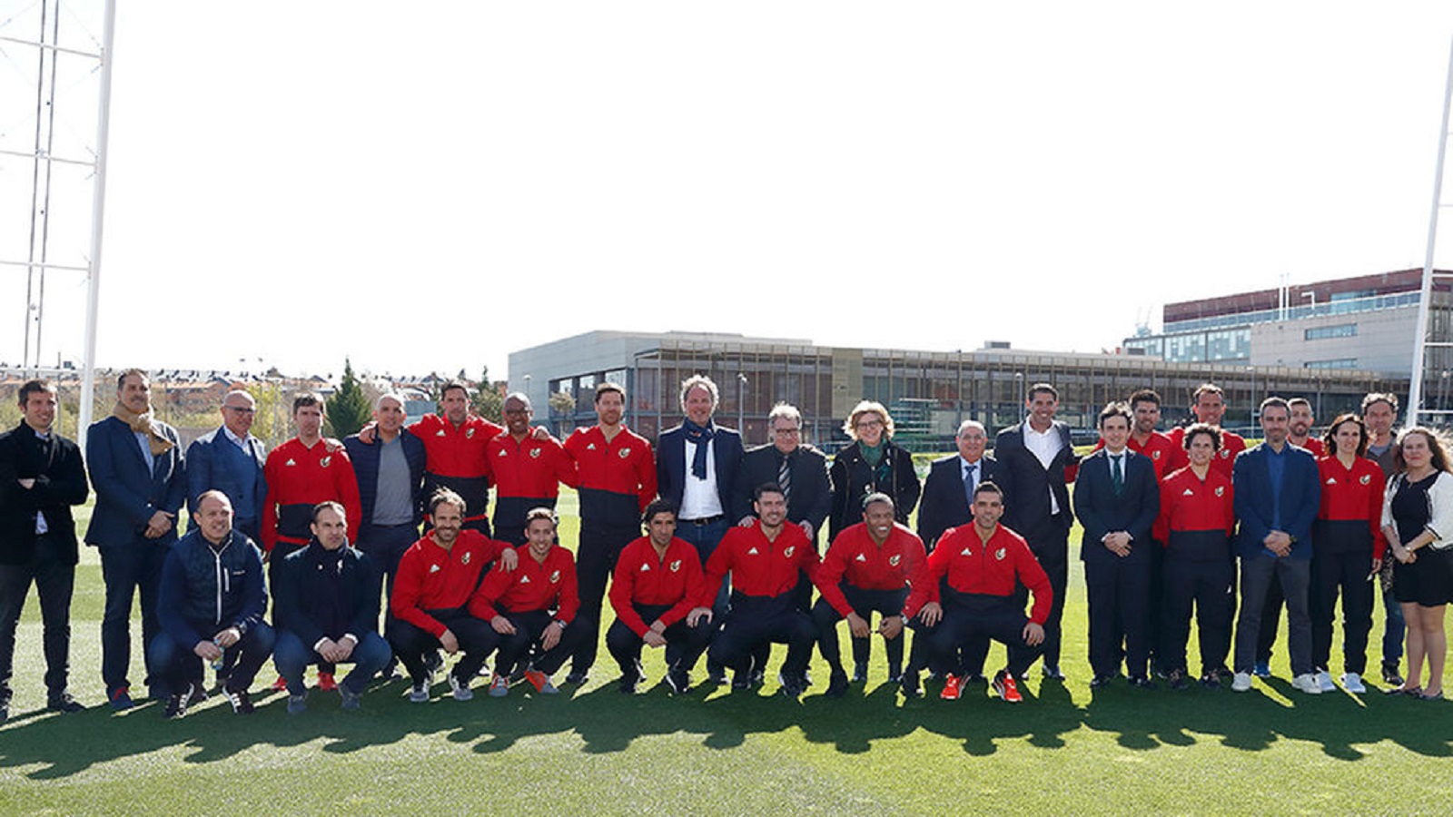 VIDEO: Xavi, Raúl y Alonso consiguen el título de entrenador por la UEFA
