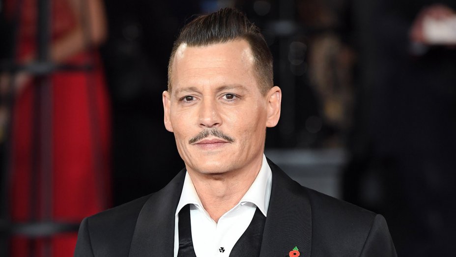 Johnny Depp’s fans are worried because of his pale looks