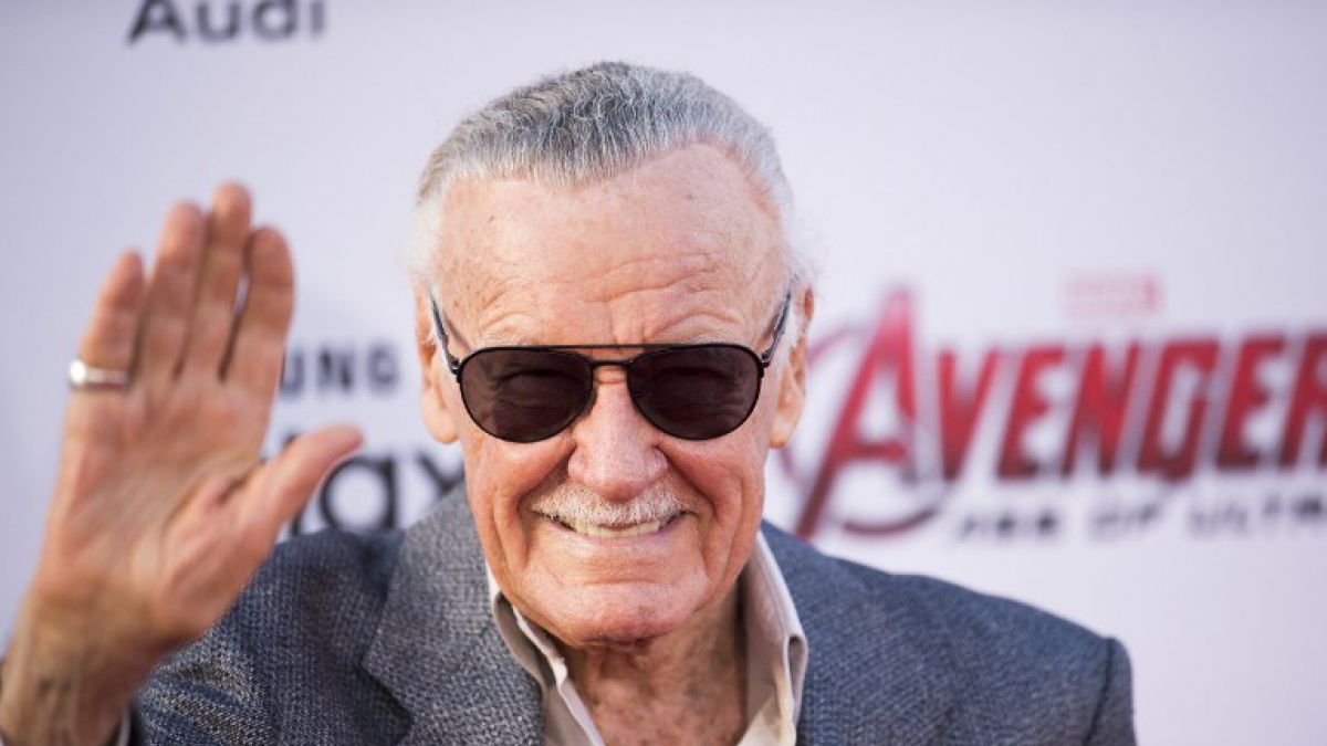 Stan Lee es asaltado por dos hombres armados