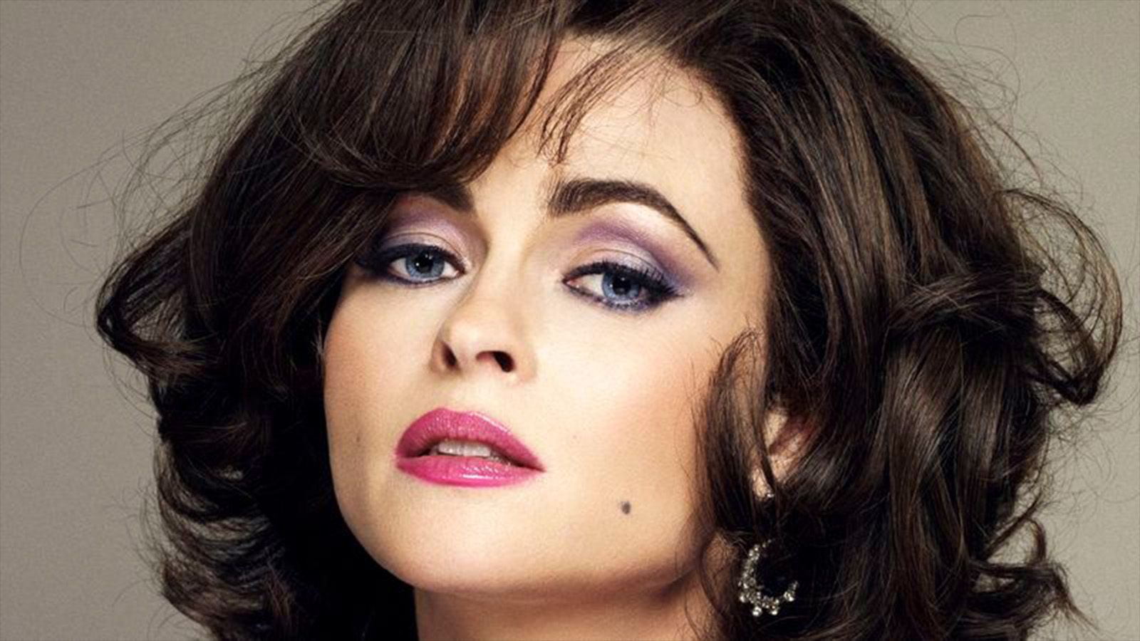 Helena Bonham Carter pourrait incarner la méchante du prochain James Bond