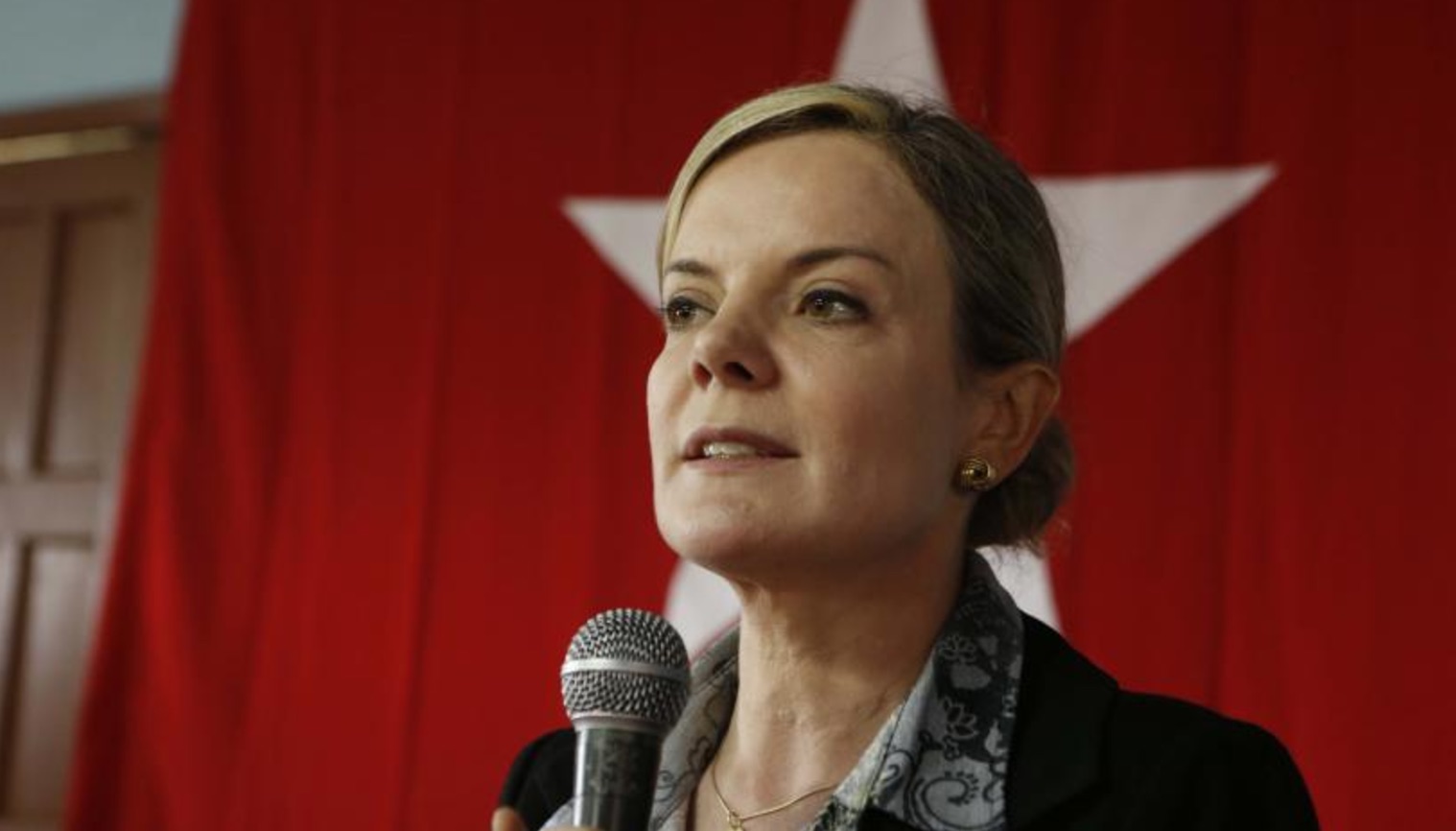 PT prolonga candidaturas estaduais e nacional