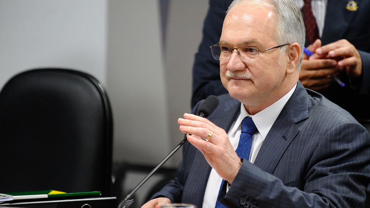 Ministro Edson Fachin nega a quebra de sigilo telefônico do Presidente