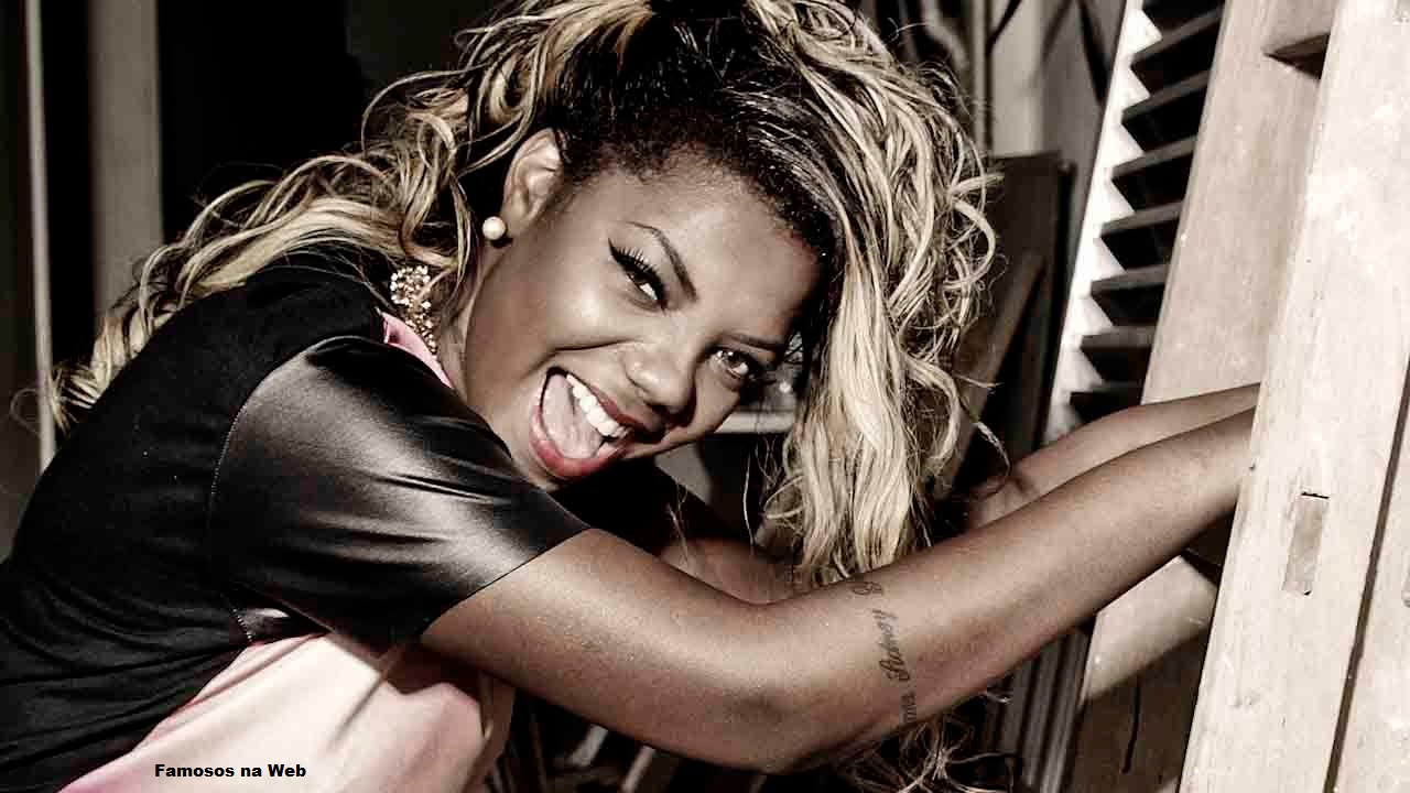Mulher processa salão de beleza de Ludmilla por vender peruca com defeito e não