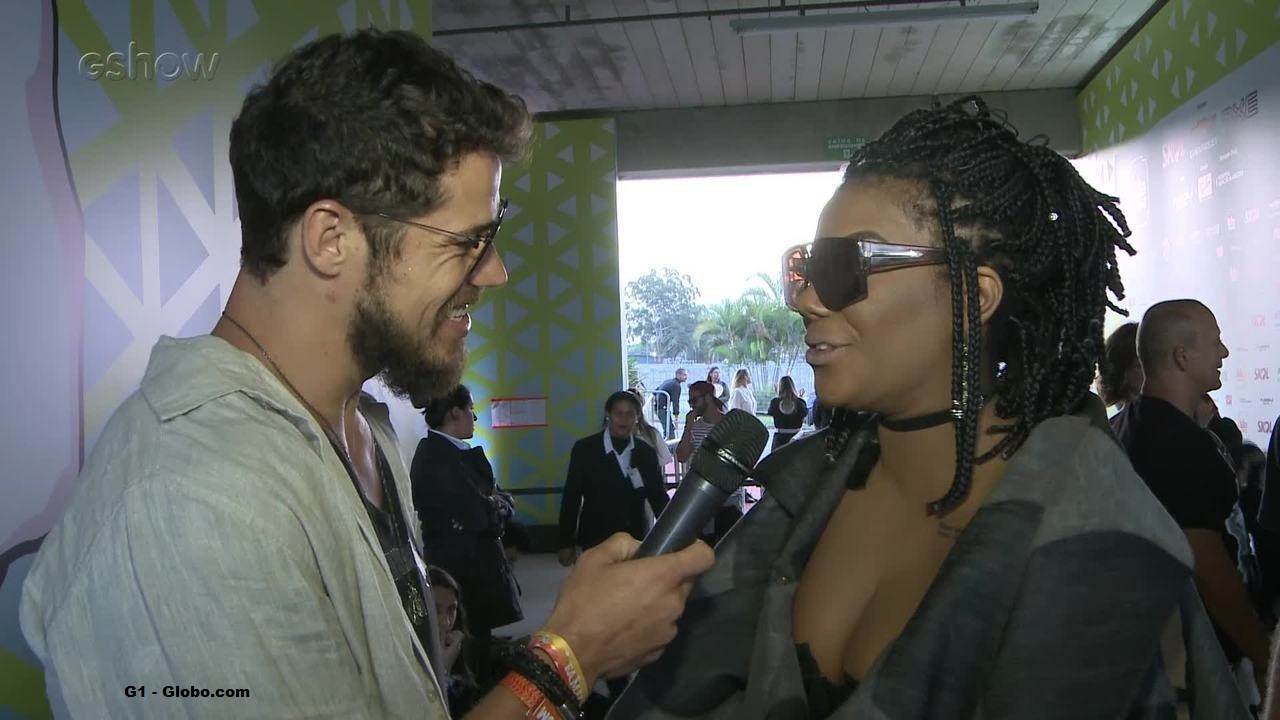 Mulher processa salão de Ludmilla e diz que comprou peruca com defeito