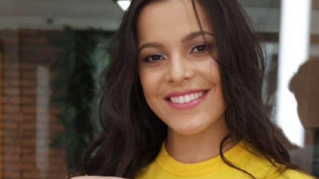 Ex-BBB Emilly Araújo assina contrato com a gravadora Sony