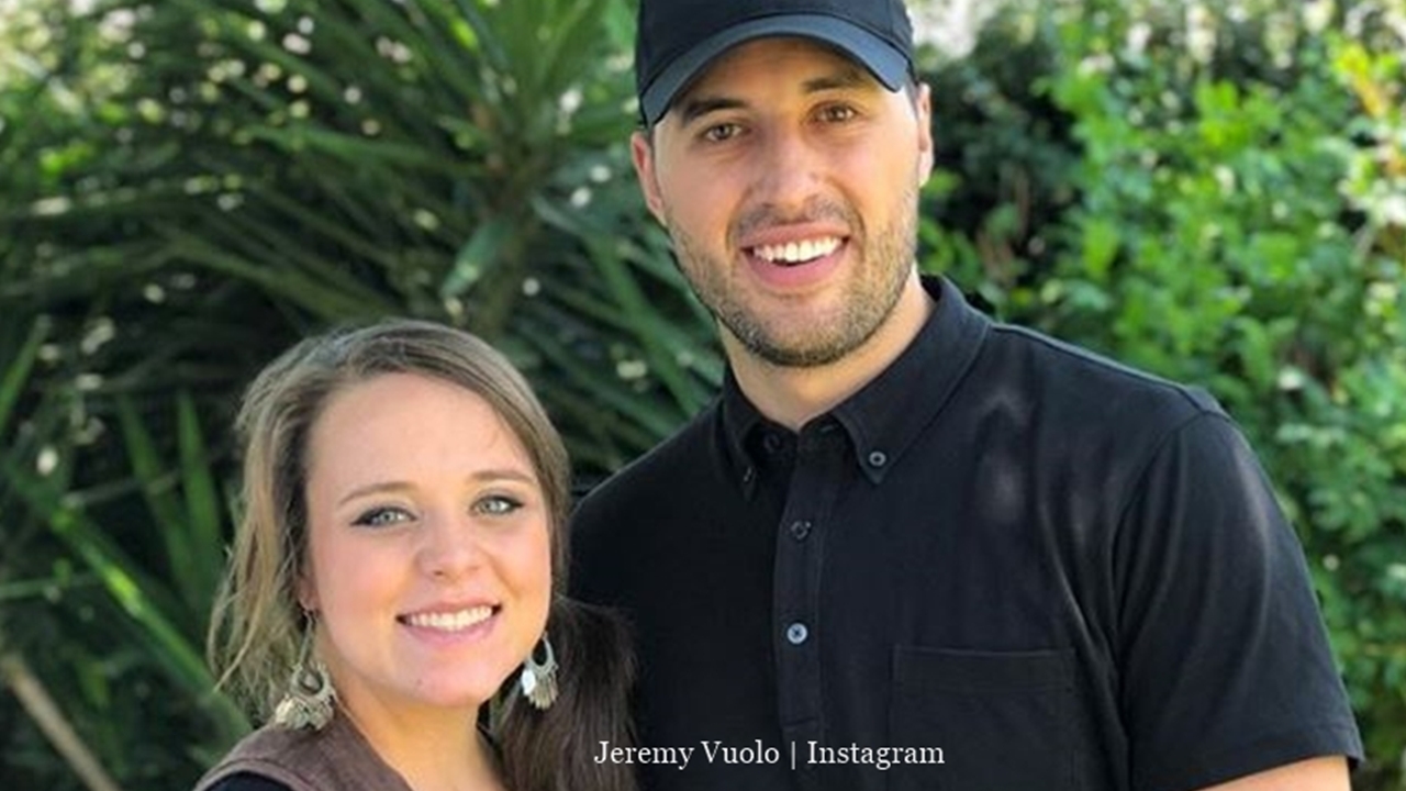 Jinger Duggar Vuolo and Jeremy posted new maternity photos on Instagram