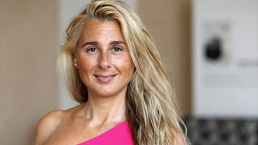 Nuria Yañez es entrevistada en la revista "Jaleo" y se casa el proximo año