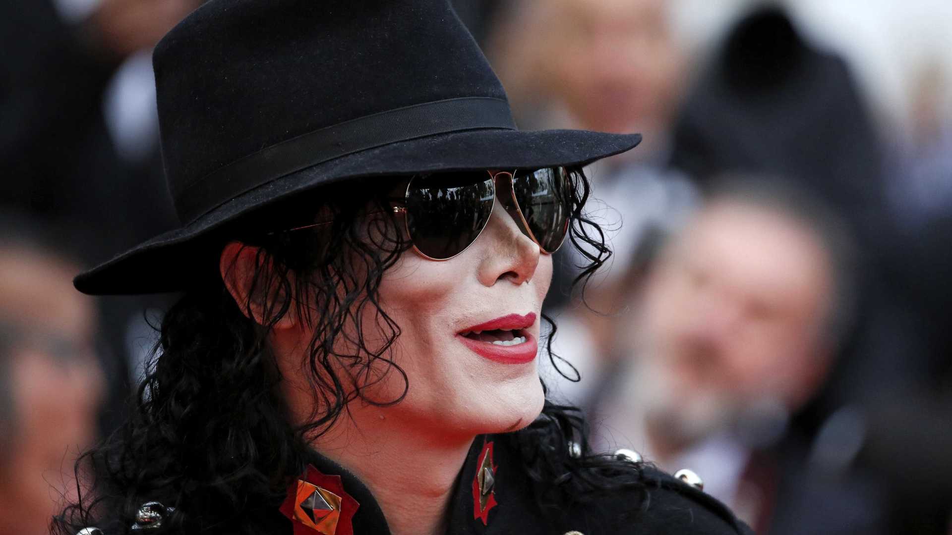 Michael Jackson foi 'castrado quimicamente' pelo pai, garante o médico