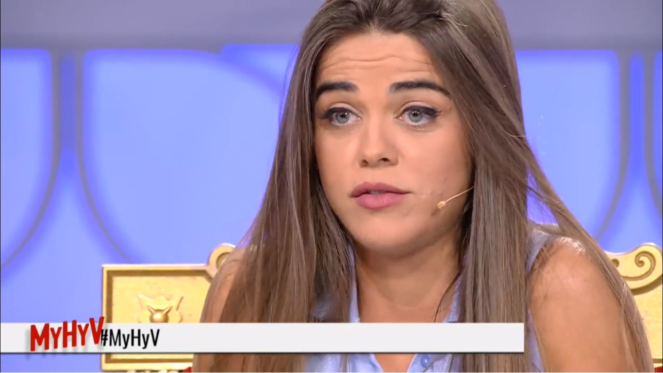MYHYV: Violeta dice que la foto del chico sentado en su cama es un malentendido