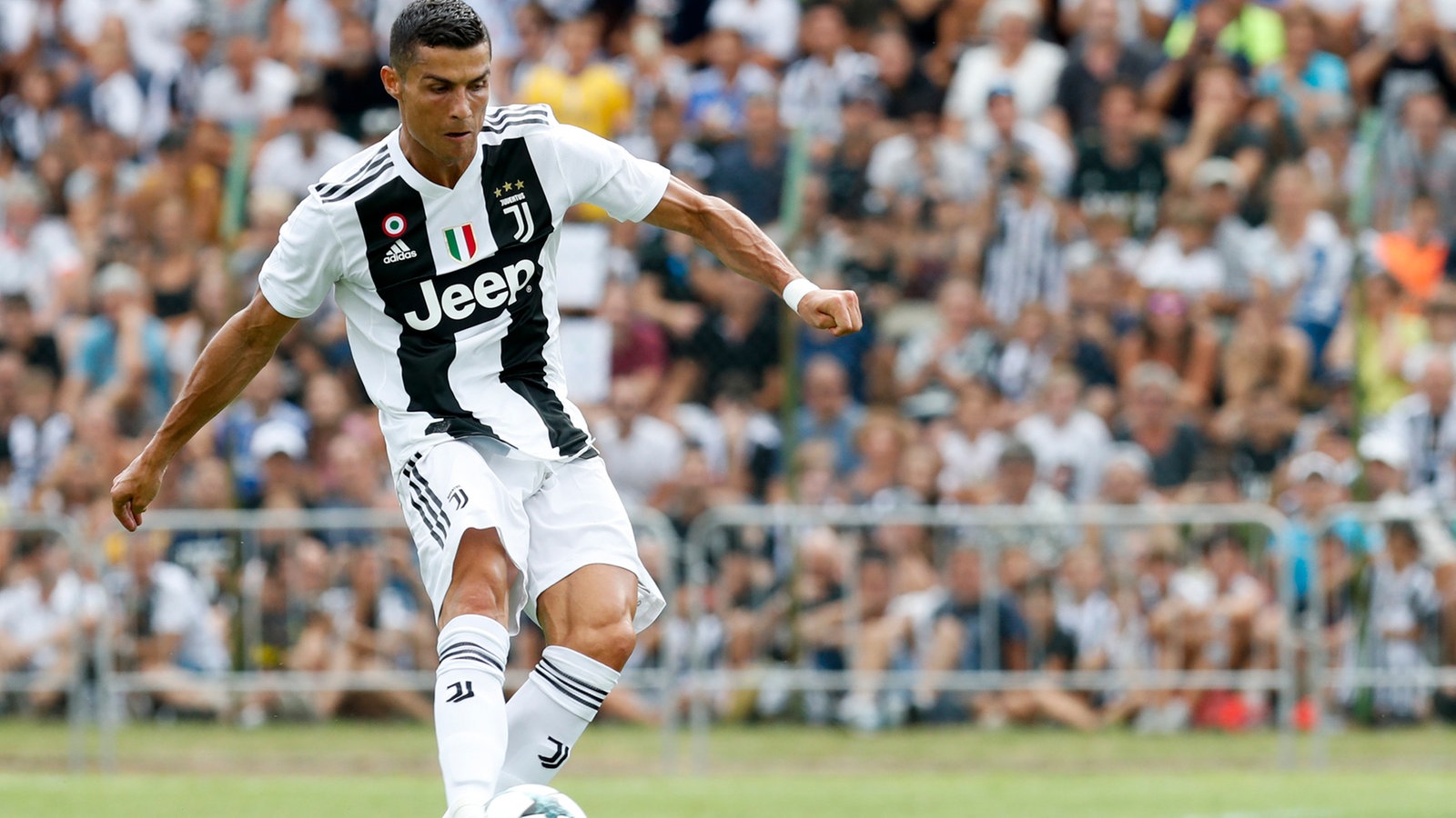 VÍDEO: Cristiano Ronaldo se estrena con la Juventus