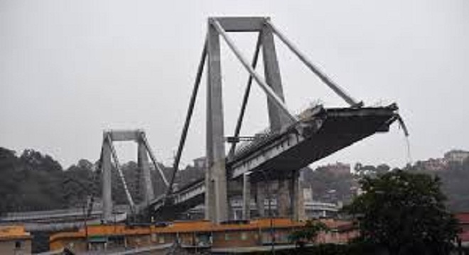 VÍDEO:El derrumbe del puente Morandi causa 35 muertes y 5 heridos de gravedad