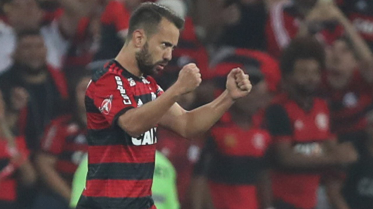Flamengo elimina o Grêmio e agora espera o Corinthians