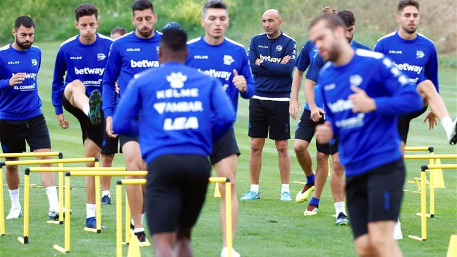 Empate en el debut del Real Oviedo frente al Extremadura