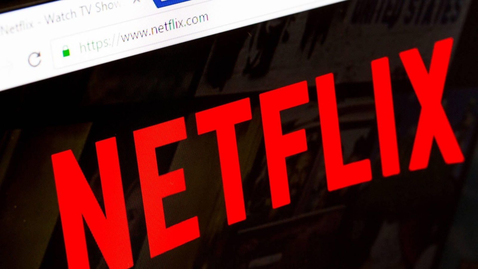 Netflix interrumpe el contenido con promociones molestando su publico