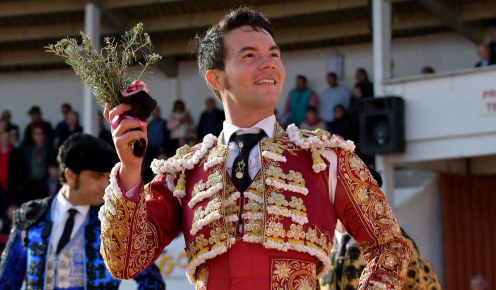 El torero venezolano Manolo Vanegas se recupera rápidamente para volver al ruedo