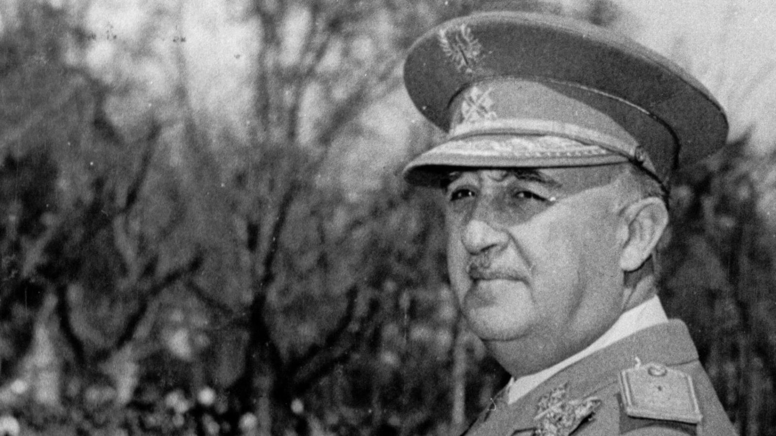VÍDEO: Los militares españoles apoyan la figura histórica del General Franco