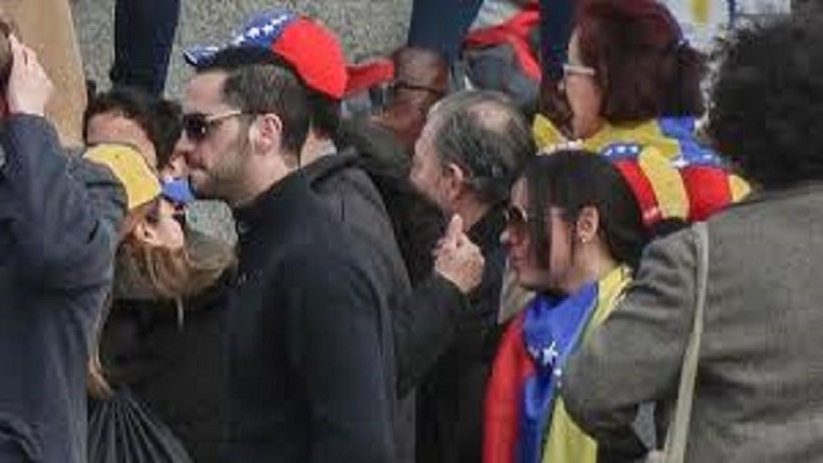 VIDEO: Inmigrantes venezolanos deben presentar pasaporte vigente en Ecuador