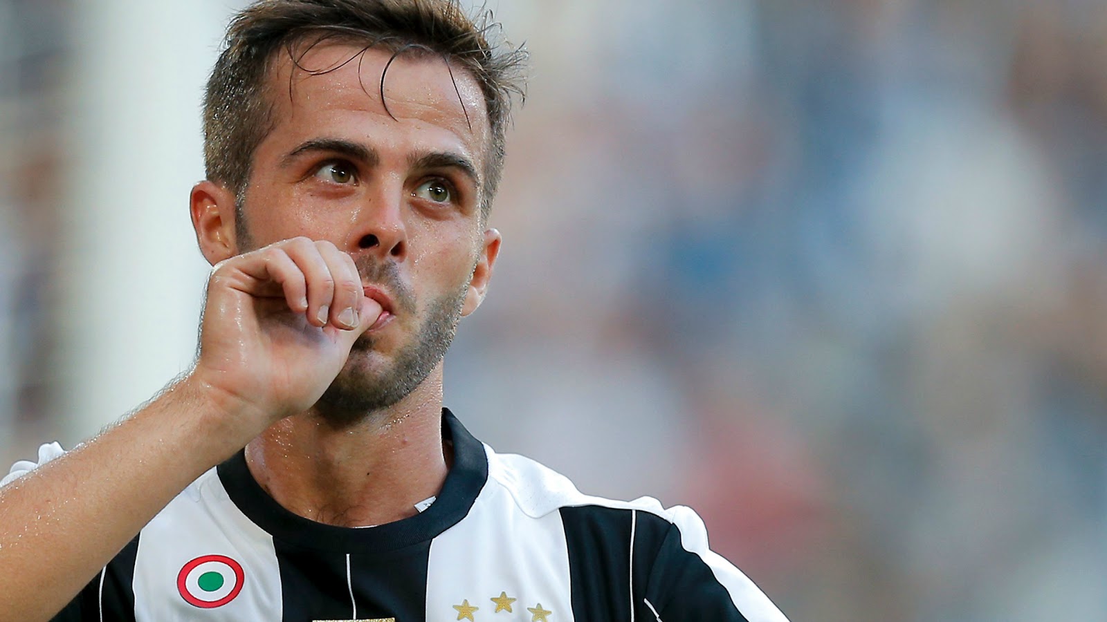 Miralem Pjanic renueva contrato con la Juventus FC hasta el año 2023