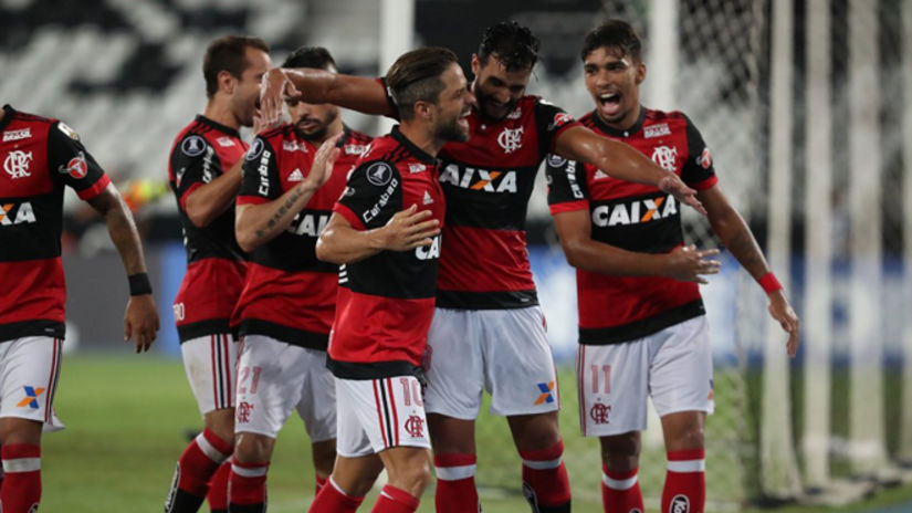 Flamengo recebe o Vitória na busca pela liderança