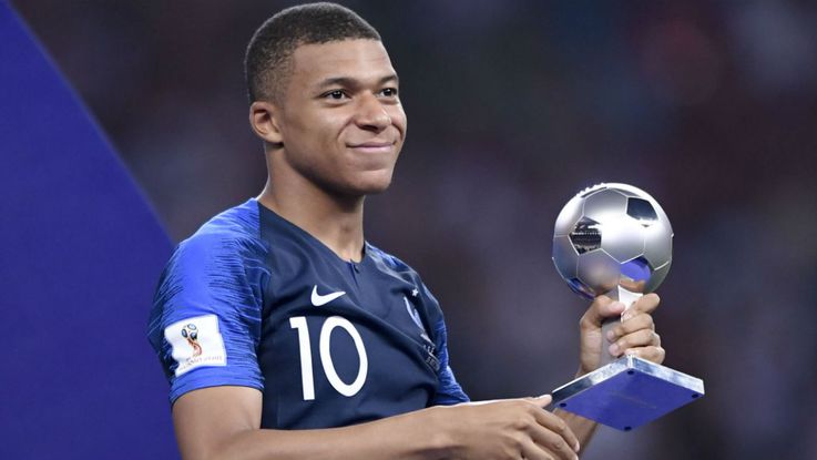 Comment Kylian Mbappé peut être le plus jeune Ballon d'or de l'histoire