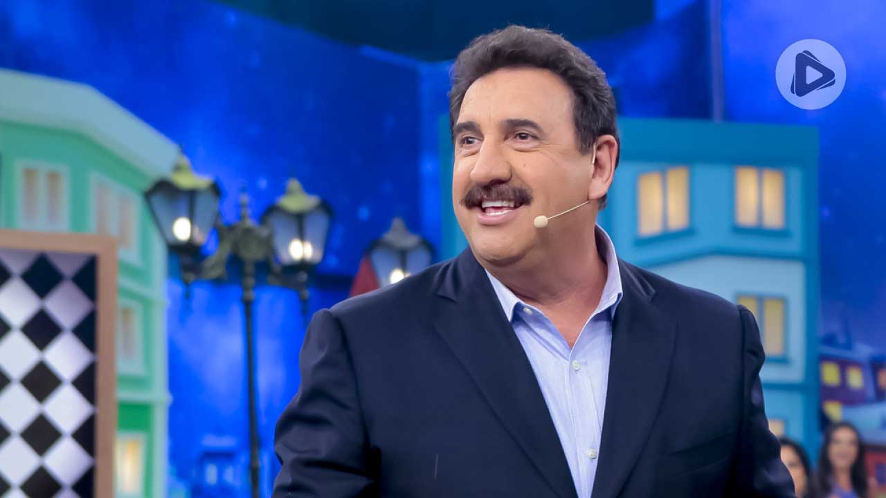 Ratinho se revolta com demissão de Mara do SBT