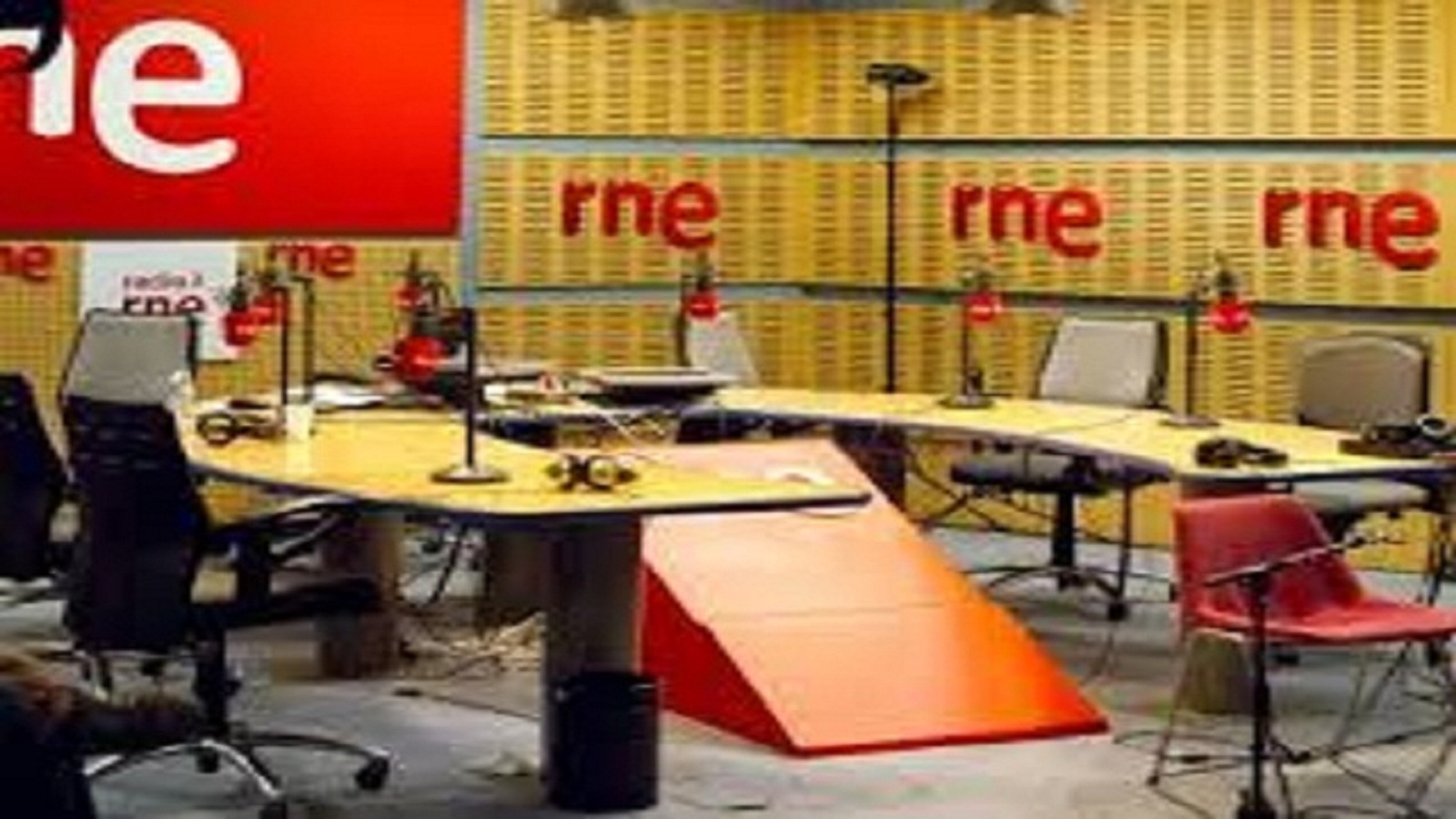 VÍDEO: 30 tertulianos de Radio Nacional de España despedidos por nueva dirección