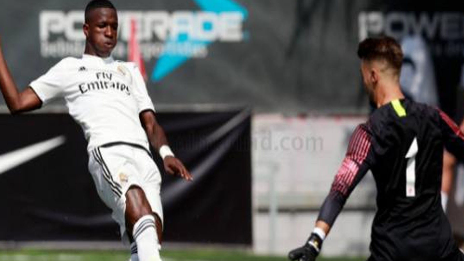 Vinicius Júnior pode retornar ao Flamengo segundo Jornal