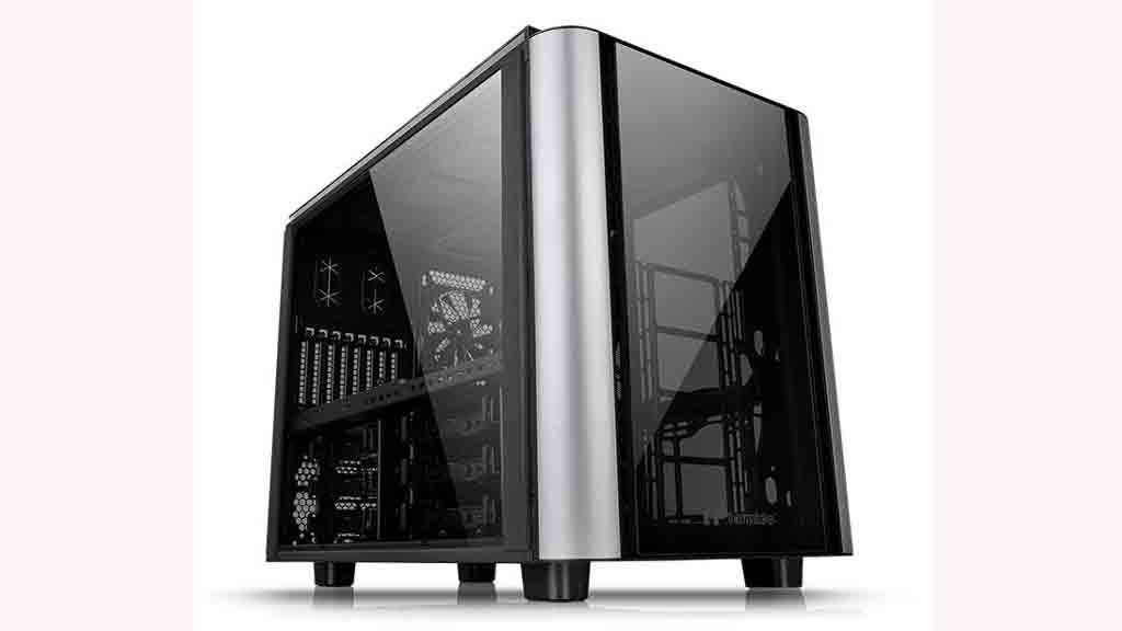 Thermaltake presenta Level 20 XT, la nueva case de doble cámara