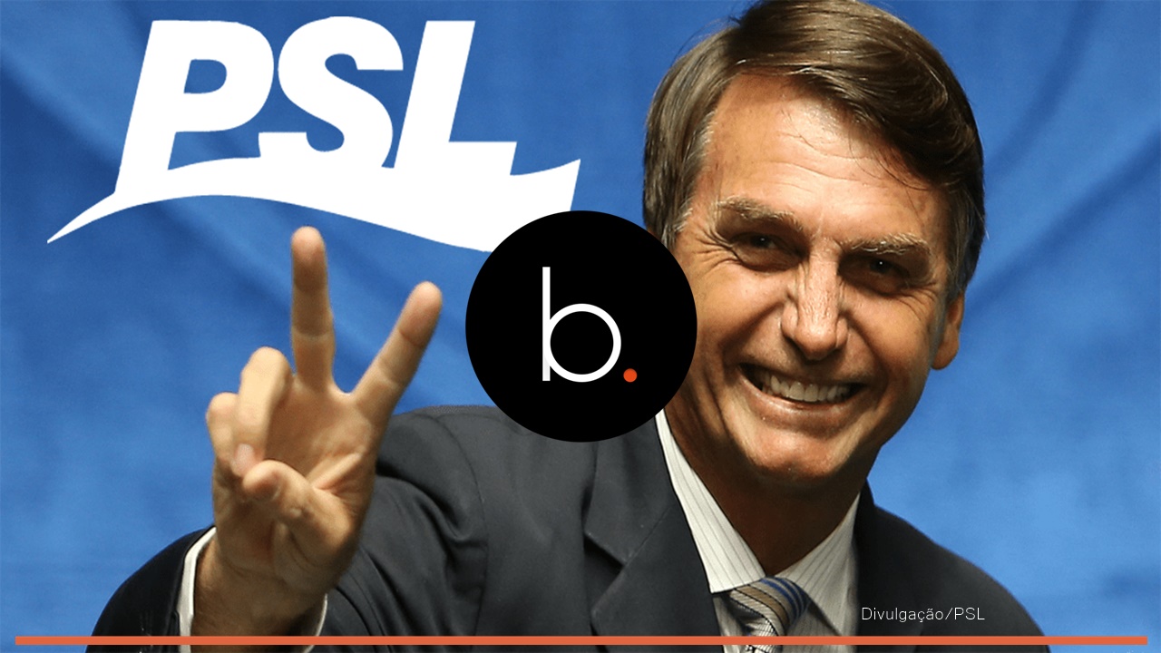 Jair Bolsonaro é atingido por faca durante ato de campanha