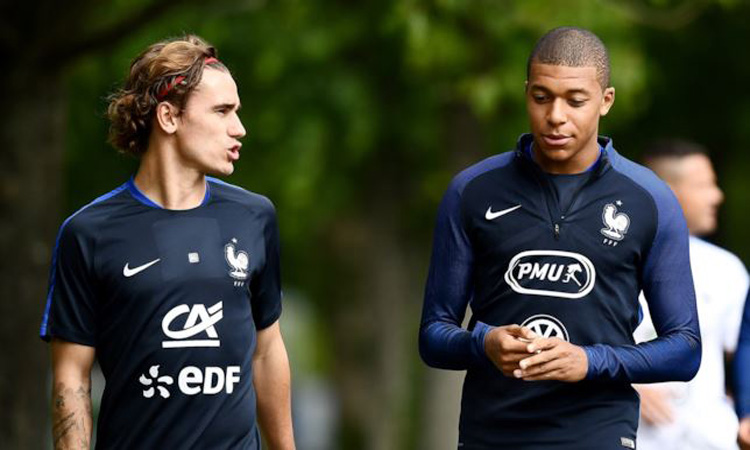 Pallone d'oro 2018, potrebbe vincerlo un francese: Mbappe e Griezmann in pole
