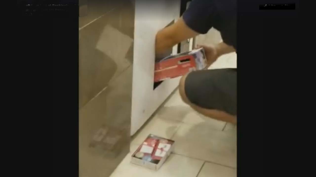 Man feeds toddler into arcade game to steal game system prizes