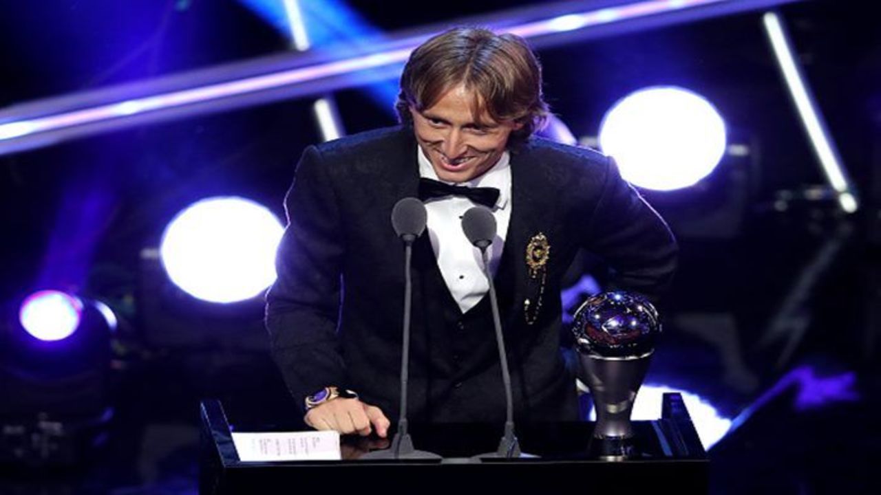 Luka Modric élu footballeur de l'année par la Fifa, Griezmann encore oublié