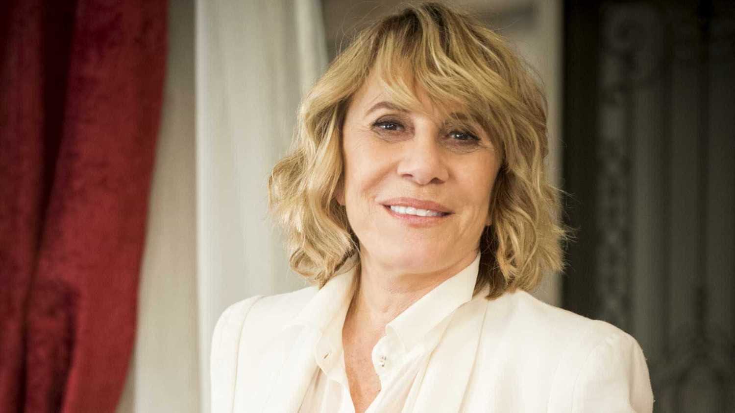 Renata Sorrah entra em 'Segundo Sol' e revela segredo de Laureta