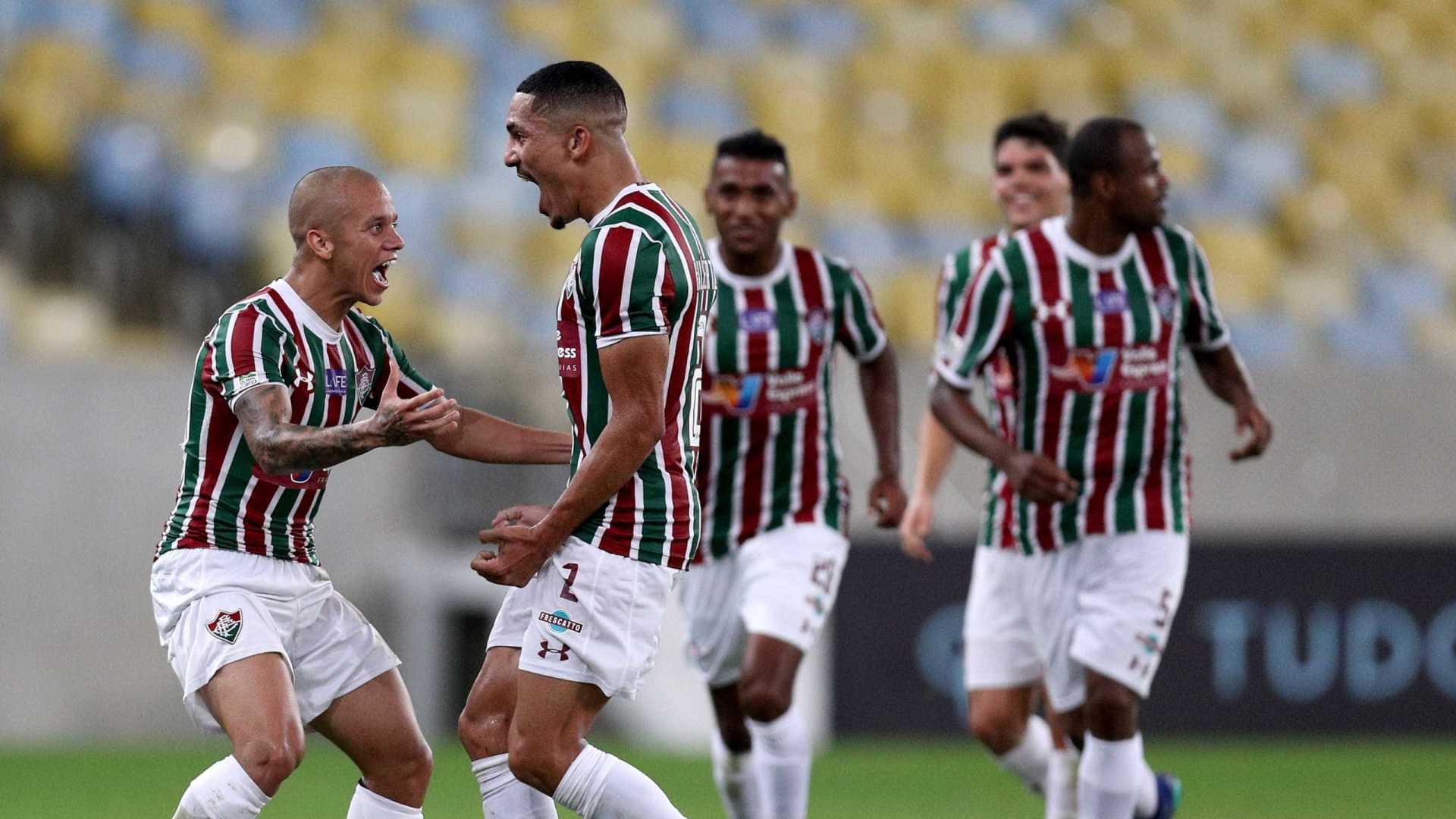 Fluminense goleia e cola no G6 do Brasileirão
