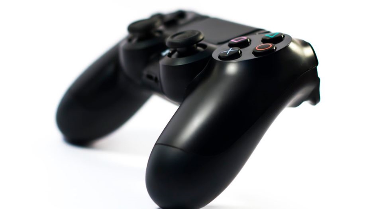 PS4 messaging bug means players should change privacy settings.