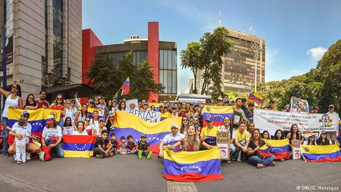 Crise na Venezuela é retratada em charges por jovem de 13 anos