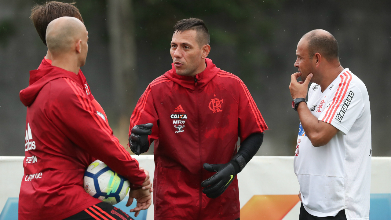 Diego Alves não deve voltar a jogar nesta temporada