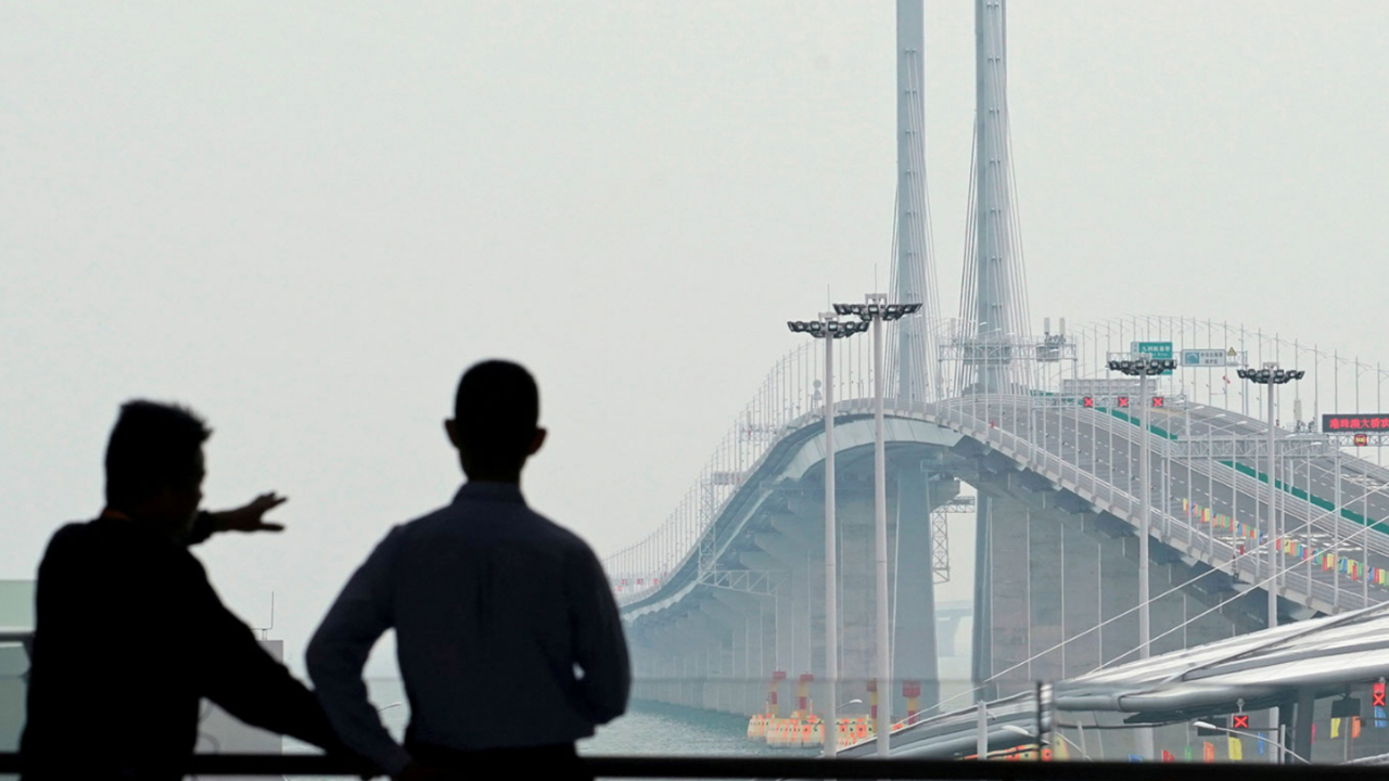China inaugura maior ponte marítima do mundo