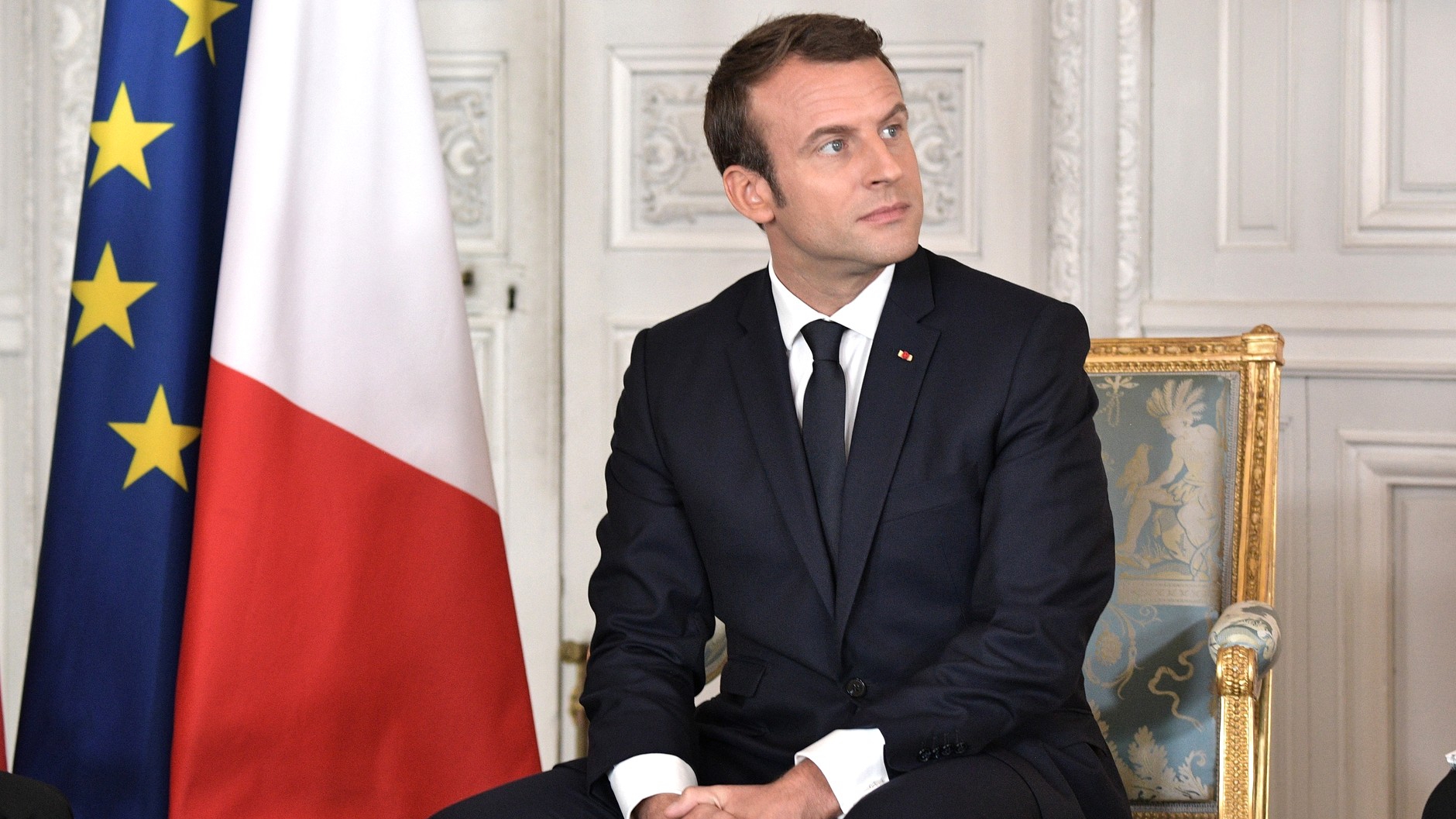 Emmanuel Macron allège son agenda présidentiel