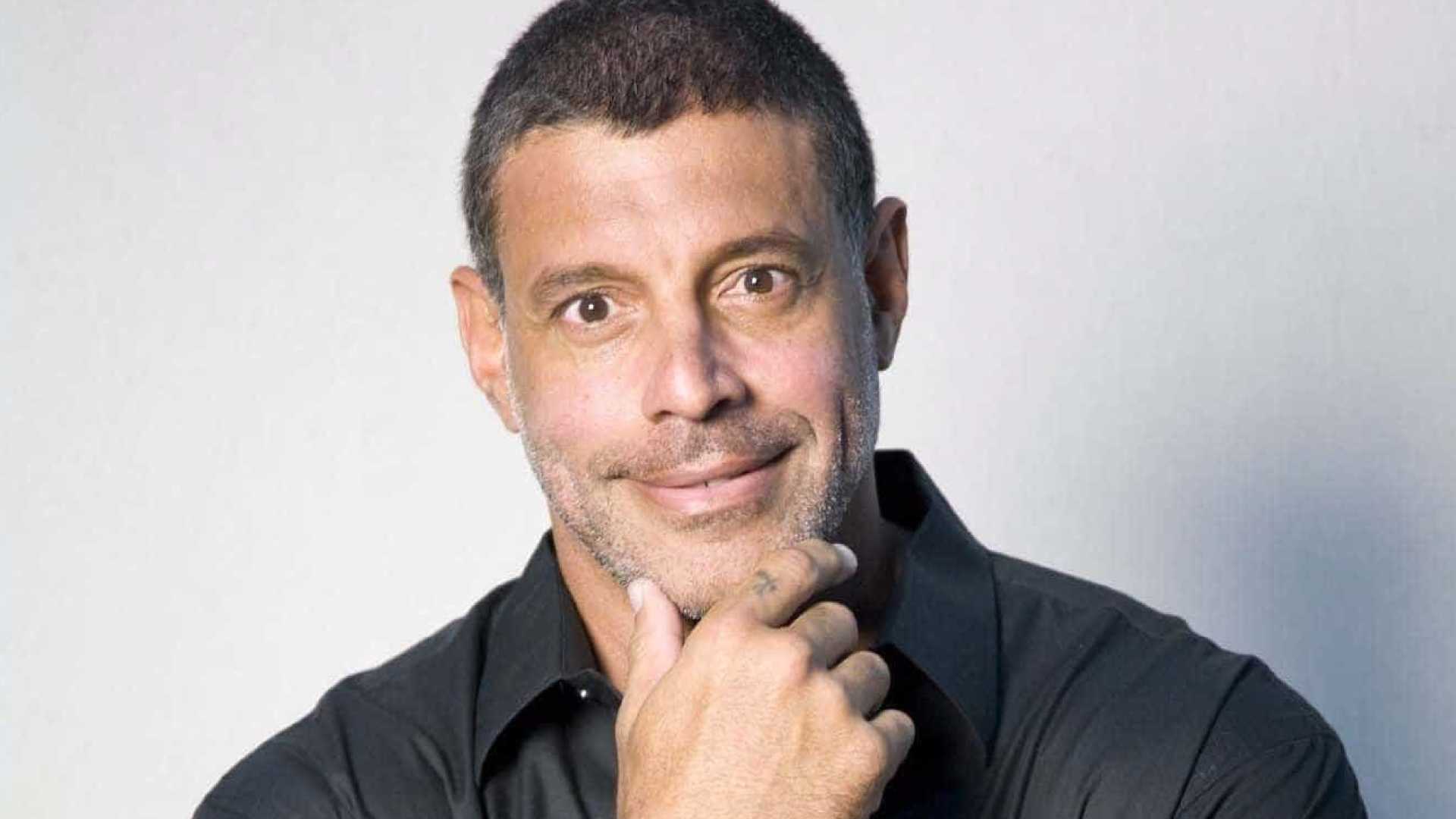 Alexandre Frota homenageia mãe falecida recentemente