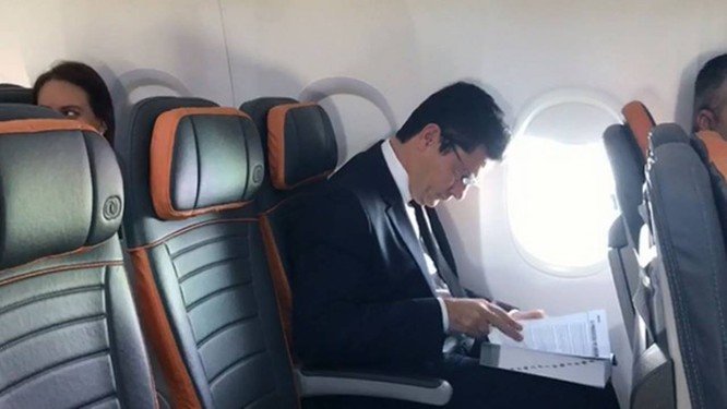 Sérgio Moro aceita convite de Jair para Ministério e se afastará da Lava Jato