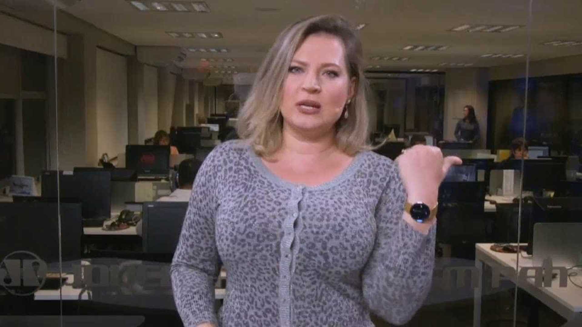 Joice Hasselmann usa as redes sociais para comemorar a saída dos médicos cubanos