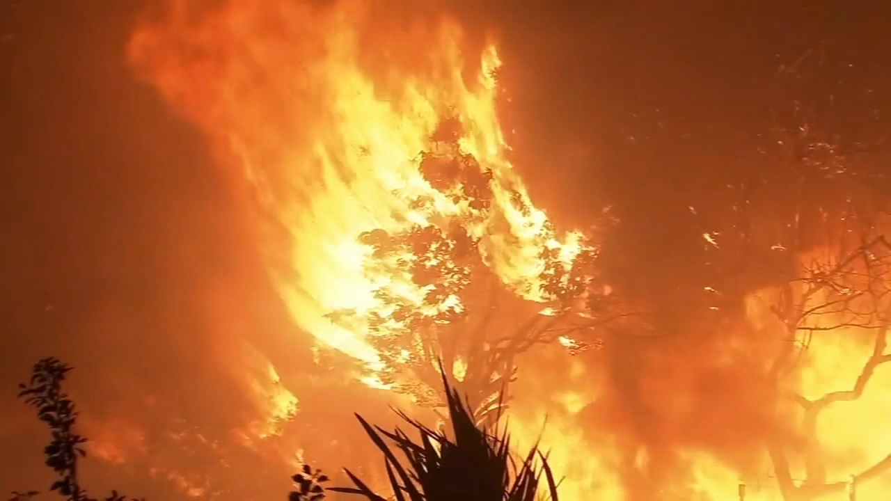 Mais de mil pessoas estariam desaparecidos após incêndio na California